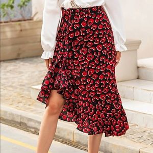 Women’s Red and Black Leopard Animal Print Skirt Lined With Shorts Size Large